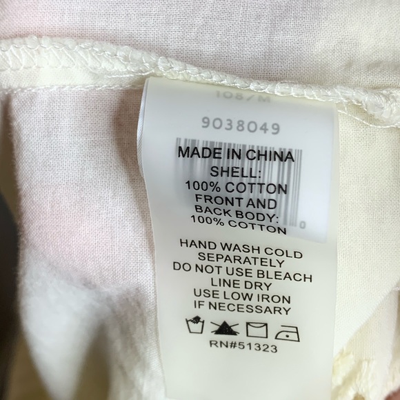 NWOT Vince Camuto Eyelet Cold Shoulder Blouse - Picture 15 of 15